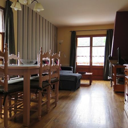 Apartaments El Ribal Valencia D'Aneu Extérieur photo