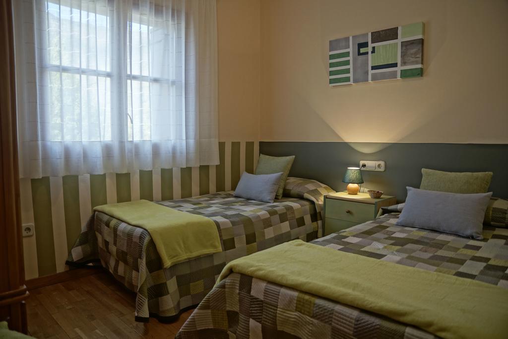 Apartaments El Ribal Valencia D'Aneu Extérieur photo