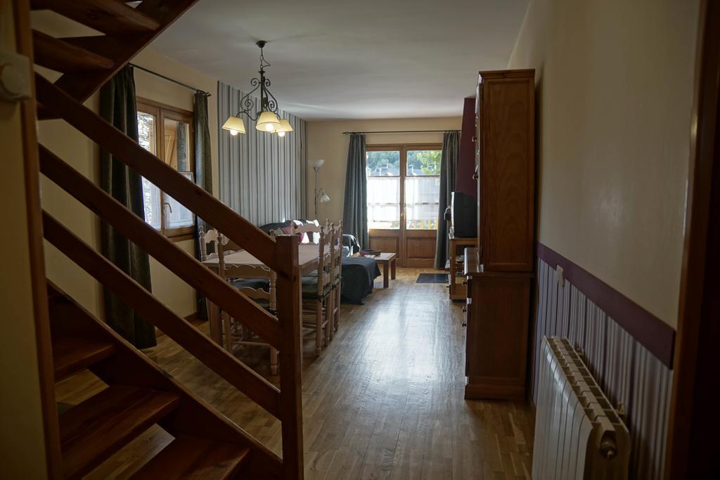 Apartaments El Ribal Valencia D'Aneu Extérieur photo
