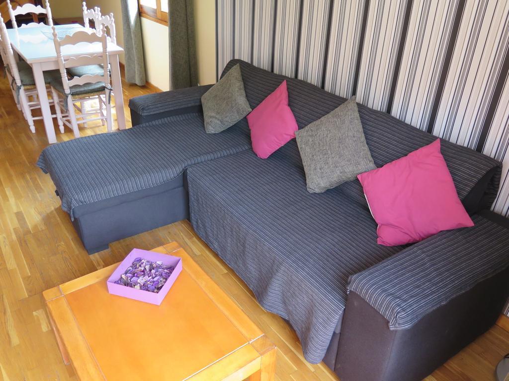 Apartaments El Ribal Valencia D'Aneu Extérieur photo