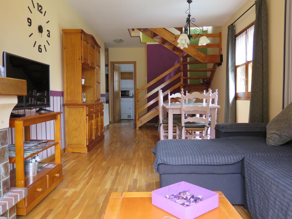 Apartaments El Ribal Valencia D'Aneu Extérieur photo