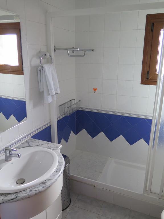 Apartaments El Ribal Valencia D'Aneu Extérieur photo