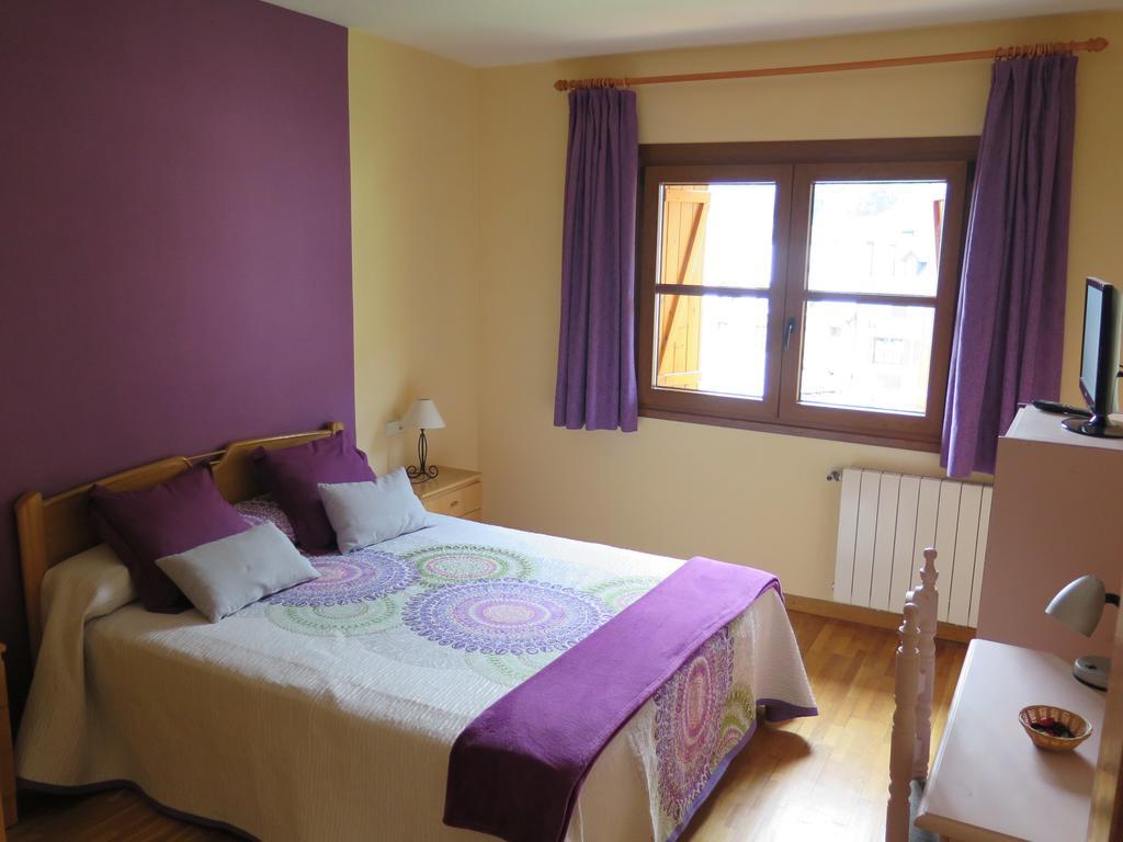 Apartaments El Ribal Valencia D'Aneu Extérieur photo