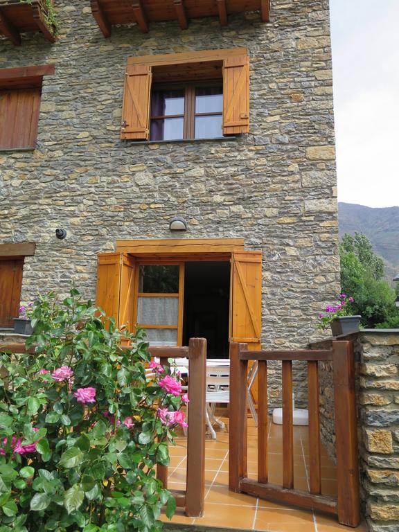 Apartaments El Ribal Valencia D'Aneu Extérieur photo